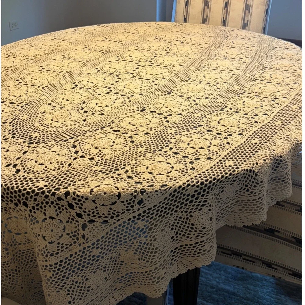 Vintage Crochet Lace Oval Tablecloth Cream Floral Medallion 92x56
